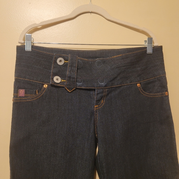 Foxy Jean's Retro Style - Picture 6 of 7